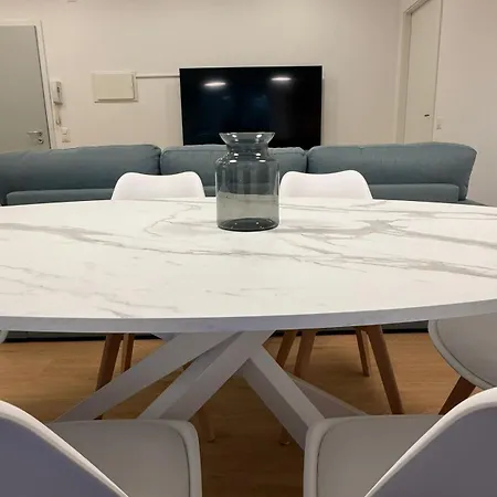 Apartment Iconic New Modern 2br Free Garage Fast Wifi *